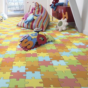 Suelo Vinílico Infantil Puzzle Multicolor Ambiente