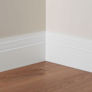 Rodapié Lacado Modelo Escalera